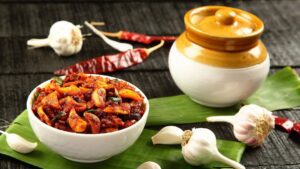Garlic pickle:जाने लहसुन का अचार बनाने की रेसिपी, 1 साल तक नहीं होगा खराब 