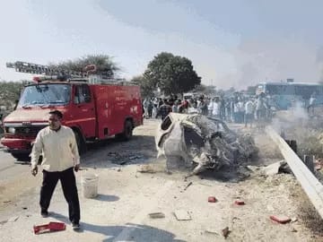 चूरू में भीषण सड़क हादसा: बस से टक्कर के बाद CNG कार में ब्लास्ट, ज्वेलरी व्यवसायी की जिंदा जलकर दर्दनाक मौत