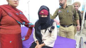 shocking crime news:68 दिन बाद लौट आई वो बेटी जिसे माता-पिता ने बांधकर नहर में फेंक दिया था, ज़िंदा मिलते ही पिता की रिहाई की मांग