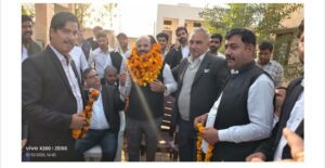 Shridungargarh बार चुनाव मे निर्वाचन अधिकारी एडवोकेट केलाश सारस्वत ने ललित कुमार मारू को किया विजयी घोषित। 