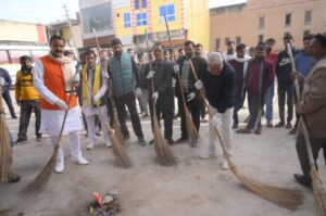 राजस्थान सरकार के 2 वर्ष पूर्ण होने पर Shridungargarh में स्वच्छता व जन-जागरूकता कार्यक्रम, विधायक ताराचंद सारस्वत के नेतृत्व में आयोजन