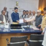 पेंशनर समाज द्वारा प्रधानमंत्री वित मंत्री के नाम का ज्ञापन उपखंड अधिकारी शुभम शर्मा Shridungargarh को सोपा