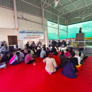 महर्षि दयानंद सरस्वती छात्रावास में पूर्व प्रधानमंत्री चौधरी चरणसिंह की जयंती मनाई गई