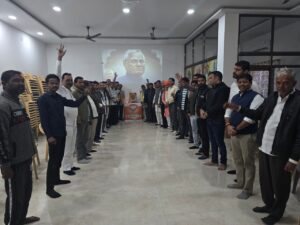सुशासन दिवस पर भाजपा कार्यालय श्रीडूंगरगढ़ में अटल बिहारी वाजपेयी की जन्म जयंती मनाई गई