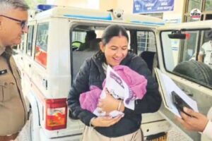 ममता के नाम पर कलंक, जन्म के चंद मिनट बाद कड़कती सर्दी में कचरे के ढेर में फेंक गयी माँ