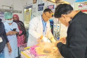 ममता के नाम पर कलंक, जन्म के चंद मिनट बाद कड़कती सर्दी में कचरे के ढेर में फेंक गयी माँ