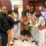 बीकानेर में अंतर्राष्ट्रीय ऊंट उत्सव का आगाज़, पीले चावल बांटकर दिया गया आमंत्रण