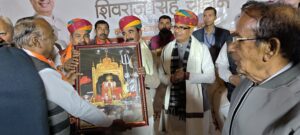 केंद्रीय मंत्रियों ने देशनोक करणी माता मंदिर में किए दर्शन, प्रदेश की खुशहाली को लेकर की कामना