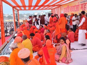 पेड़ों की रक्षा के लिए संतों का उग्र आंदोलन, खेजड़ी बचाने को 363 संत अनशन पर