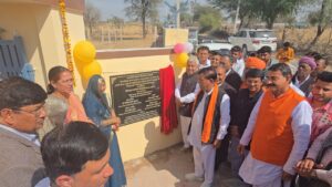 सत्तासर विद्यालय में चारदीवारी व सिंहद्वार का लोकार्पण, विधायक ताराचंद सारस्वत ने किया उद्घाटन