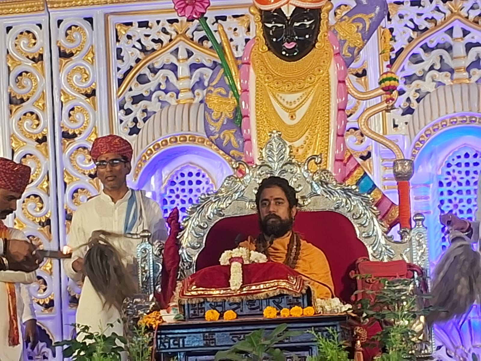 भगवान अपने भक्त की रक्षा स्वयं करते हैं: दंडी स्वामी शिवेंद्राश्रम महाराज