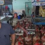 देर रात रसद विभाग की बड़ी कार्रवाई, 46 घरेलू गैस सिलेंडर जब्त