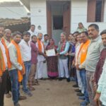 गांव चलो, बस्ती चलो अभियान के तहत धमधा भाजपा मंडल में हुआ व्यापक जनसंपर्क
