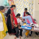 एचपीवी टीकाकरण ने पकड़ी रफ्तार, एक दिन में 450 से अधिक किशोरियों को लगा सुरक्षा टीका