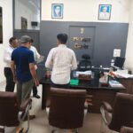 राज्य स्तर से आई टीम ने जिला मुख्यालय पर विभिन्न कार्यालयों का किया औचक निरीक्षण, अनुपस्थित मिले कार्मिकों के विरुद्ध होगी कार्रवाई