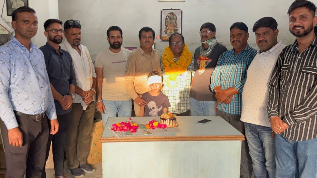 पत्रकार दिलीप रॉय ने सादगी के साथ मनाया जन्मदिन क्षेत्र के पत्रकारों सहित गणमान्य लोगो ने दी बधाई