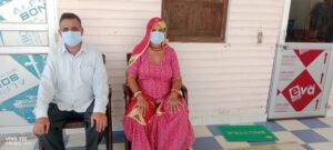 पत्नी ने किडनी देकर बचाई शिक्षक पति की जान, पेश की समर्पण और मानवता की मिसाल