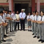 नर नारायण सेवा संस्थान द्वारा 1500 पाळसीए वितरण, बच्चों और ग्रामीणों को जल संरक्षण का संदेश