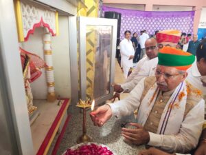 केंद्रीय मंत्री अर्जुन राम मेघवाल की पहल पर हुडको ने 40 सरकारी विद्यालयों को दिए इंटरेक्टिव पैनल और ड्यूल डेस्क