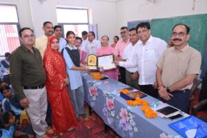हल्दीराम सोसाइटी द्वारा मेधावी छात्राओं का सम्मान, शिक्षा क्षेत्र में योगदान सराहनीय