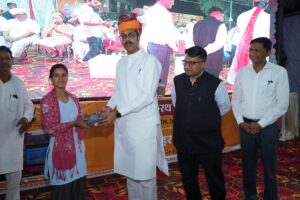 मुख्यमंत्री भजनलाल शर्मा ने बीकानेर की डाटा एंट्री सखी राधा से किया संवाद