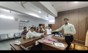 मंत्रालयिक कर्म चारी संघ ने अपनी मांगों का ज्ञापन उप खंड अधिकारी व विकास अधिकारी के मार्फत मुख्यमंत्री के नाम भेजा