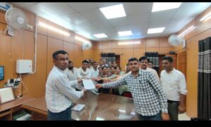 मंत्रालयिक कर्म चारी संघ ने अपनी मांगों का ज्ञापन उप खंड अधिकारी व विकास अधिकारी के मार्फत मुख्यमंत्री के नाम भेजा
