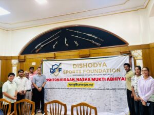 नशा मुक्ति हस्ताक्षर वॉल पुलिस अधीक्षक मृदुल कच्छावा को भेंट, सार्वजनिक स्थल पर लगाने की घोषणा