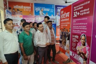 ‘12 साल विश्वास के, विकास के, जनकल्याण के’: दूसरे दिन भी लोगों ने देखी प्रदर्शनी