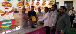 ग्रामीण सेवा शिविर में किसानों को मिले बीज मिनीकिट, विभागों ने दी योजनाओं की जानकारी