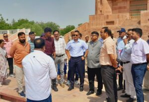 जिला कलक्टर, डीआरएम और पुलिस अधीक्षक ने योग दिवस समारोह के मद्देनजर किया स्टेडियम परिसर का निरीक्षण