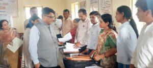 जिला कलक्टर ने ग्रामीण एवं शहरी सेवा शिविरों का किया निरीक्षण