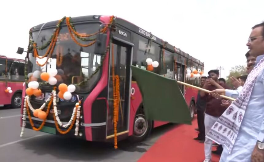 जयपुर वासियों को मुख्यमंत्री भजनलाल शर्मा की सौगात, ईवी बसों का किया शुभारंभ, आज से सड़कों पर दौड़ेंगी इलेक्ट्रिक बसें
