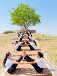 लूणकरणसर में 12वां अंतरराष्ट्रीय योग दिवस उत्साहपूर्वक मनाया, लोगों ने लिया नियमित योग का संकल्प