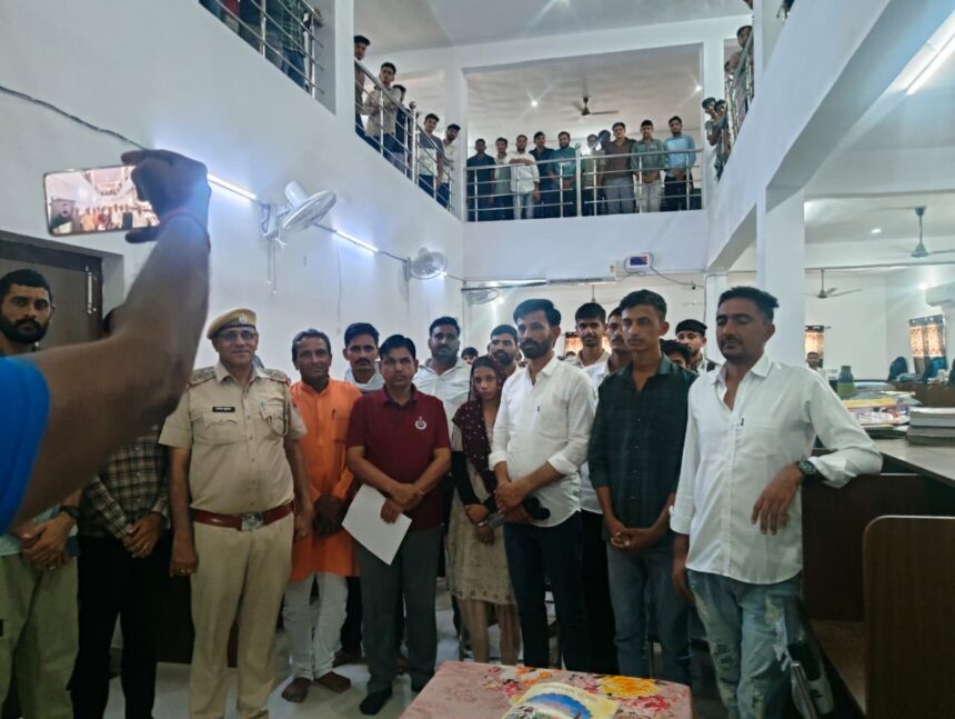 नशीले पदार्थों की अवैध तस्करी से संबंधित विधिक प्रावधानों, मादक पदार्थों के दुष्परिणामों की जानकारी प्रदान की