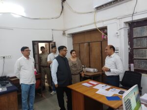 जिला कलेक्टर निशांत जैन ने जिला परिषद कार्यालय का किया निरीक्षण, समयबद्ध कार्य निष्पादन के दिए निर्देश