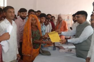 छत्तरगढ़ क्षेत्र के दौरे पर रहे जिला कलक्टर, विभिन्न कार्यालयों और ग्रामीण सेवा शिविर का किया निरीक्षण