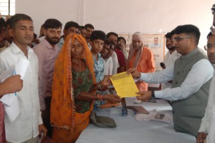 छत्तरगढ़ क्षेत्र के दौरे पर रहे जिला कलक्टर, विभिन्न कार्यालयों और ग्रामीण सेवा शिविर का किया निरीक्षण