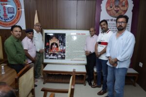 नव-निर्मित भवनों में ऋषि-मुनियों एवं संत विभूतियों के चित्र एवं जीवनियां स्थापित