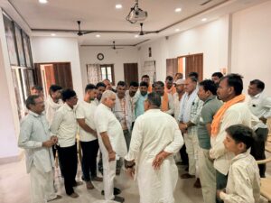 विधायक सेवा केंद्र पर जनसुनवाई: विधायक ताराचंद सारस्वत ने सुनीं ग्रामीणों की समस्याएं, कई मामलों का मौके पर समाधान