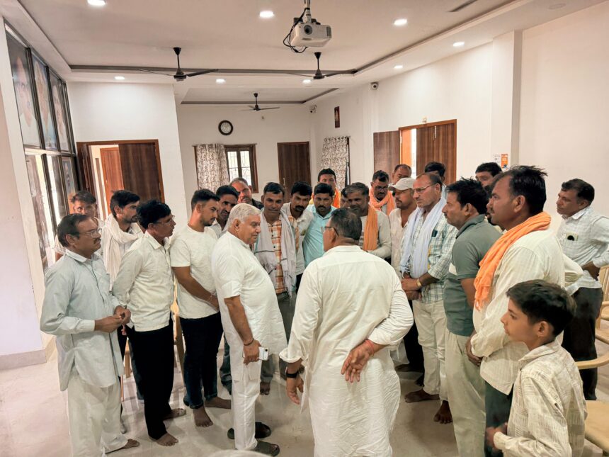 विधायक सेवा केंद्र पर जनसुनवाई: विधायक ताराचंद सारस्वत ने सुनीं ग्रामीणों की समस्याएं, कई मामलों का मौके पर समाधान