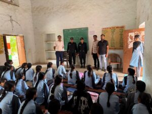 कालिका पेट्रोलिंग यूनिट ने छात्राओं को सुरक्षा और आत्मरक्षा के प्रति किया जागरूक