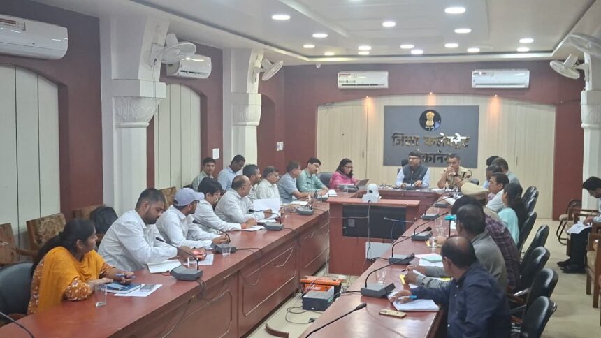 जिला कलेक्टर की अध्यक्षता में सड़क सुरक्षा समिति की मासिक बैठक, सड़क सुरक्षा को लेकर लिए गए कई अहम निर्णय