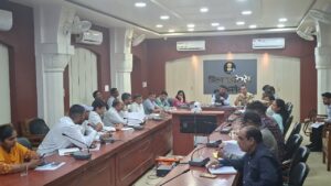 जिला कलेक्टर की अध्यक्षता में सड़क सुरक्षा समिति की मासिक बैठक, सड़क सुरक्षा को लेकर लिए गए कई अहम निर्णय