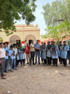 हरयालों राजस्थान अभियान के तहत भीनासर विद्यालय में 500 से अधिक पौधों का वितरण, विद्यार्थियों ने लिया पर्यावरण संरक्षण का संकल्प
