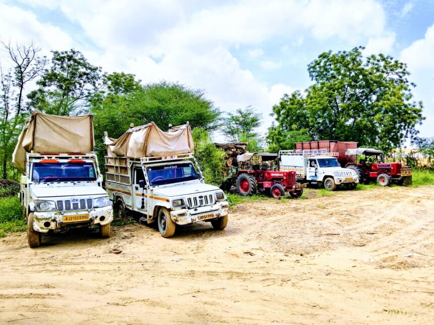 अवैध लकड़ी कटान एवं परिवहन के विरुद्ध वन विभाग की कार्रवाई