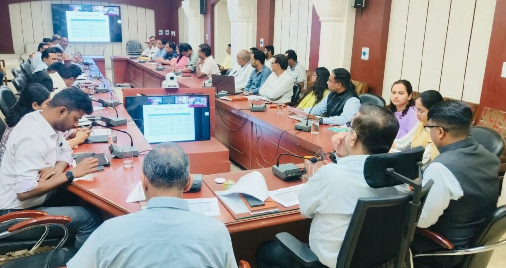 हरियालो राजस्थान अभियान में पौधों की संख्या के साथ सर्वाइवल पर भी दें जोर: जिला प्रभारी सचिव