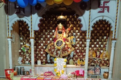 बाबा की दूज पर भव्य श्रृंगार एवं छप्पनभोग प्रसाद भव्य ज्योत