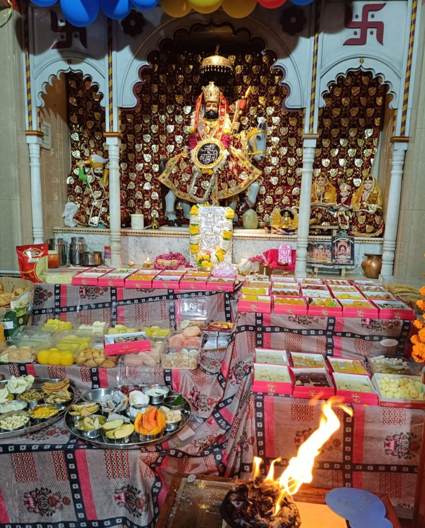 बाबा की दूज पर भव्य श्रृंगार एवं छप्पनभोग प्रसाद भव्य ज्योत