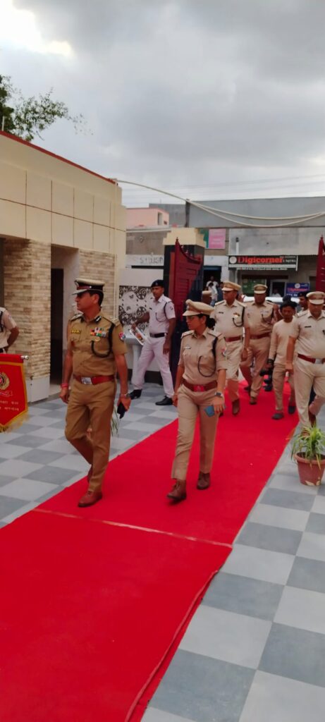 रेलवे सुरक्षा बल के महानिरीक्षक ने लालगढ़ पोस्ट एवं बैरक का किया निरीक्षण